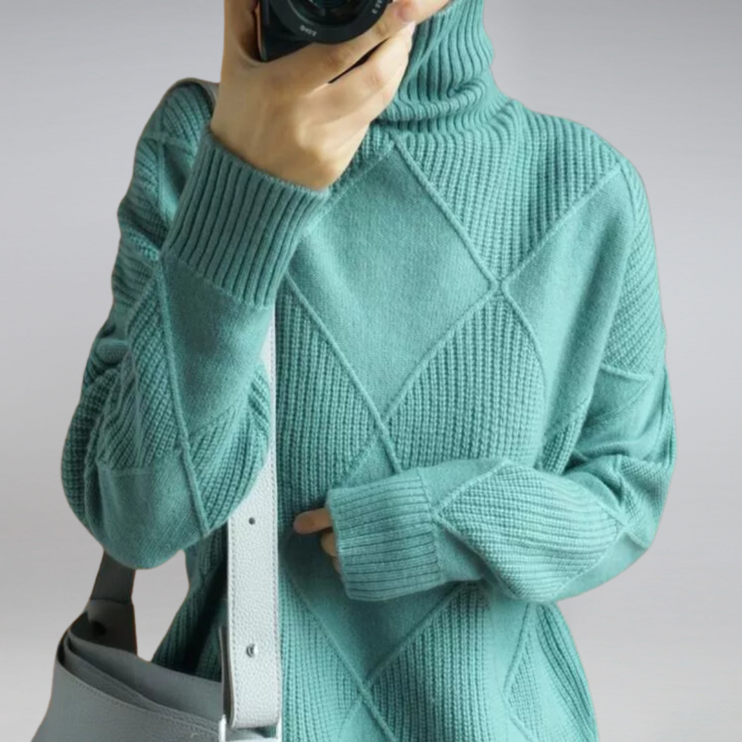 Lira™ - Soft turtleneck sweater